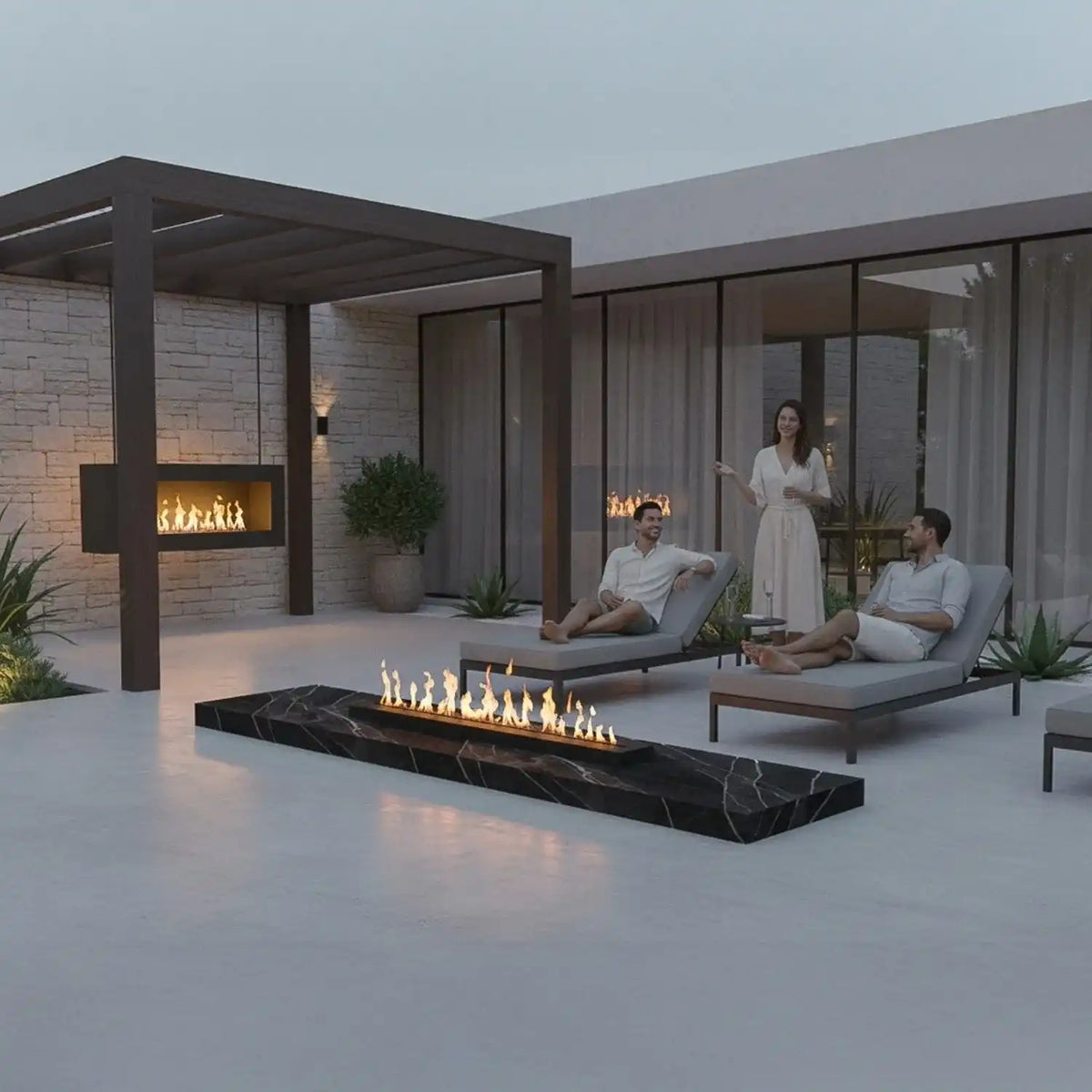 Moderne Design Feuerstelle Nuru für exklusive Terrassen und Gärten mit langer Feuerlinie, hochwertiger Keramikoberfläche und individuell konfigurierbarer Metallunterkonstruktion.