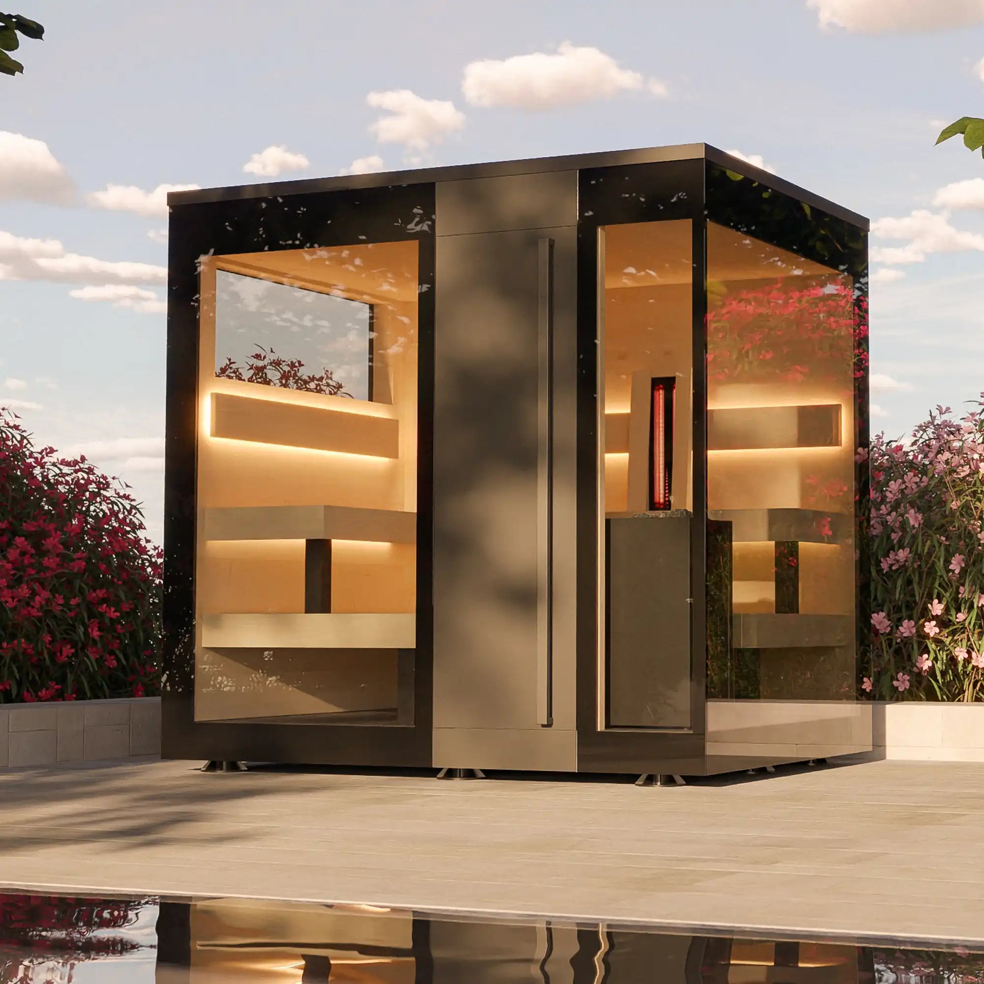 Ganzjahressauna im Garten bei winterlichen Bedingungen