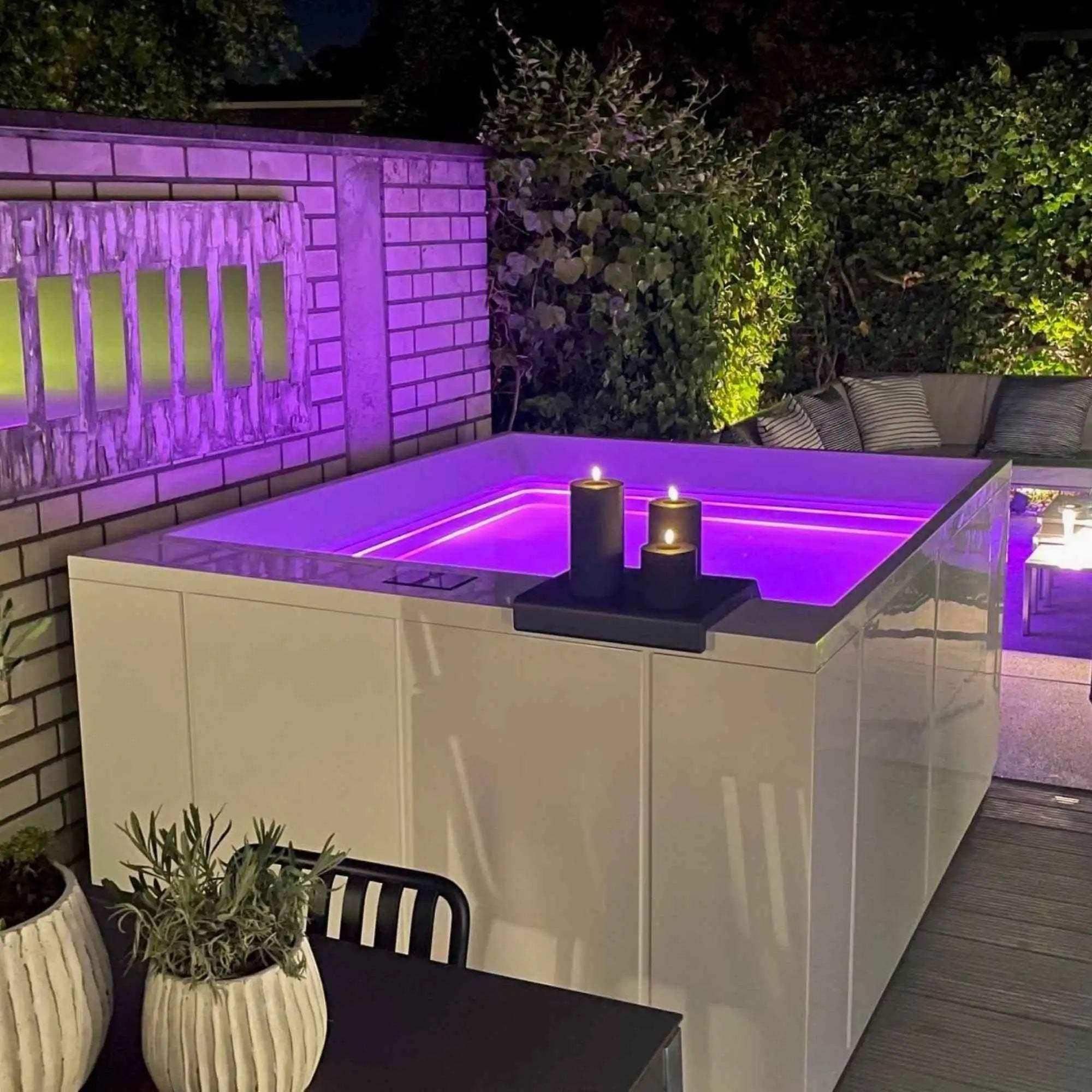 Design Whirlpool Minimalista - AZURA SPA & LIVING