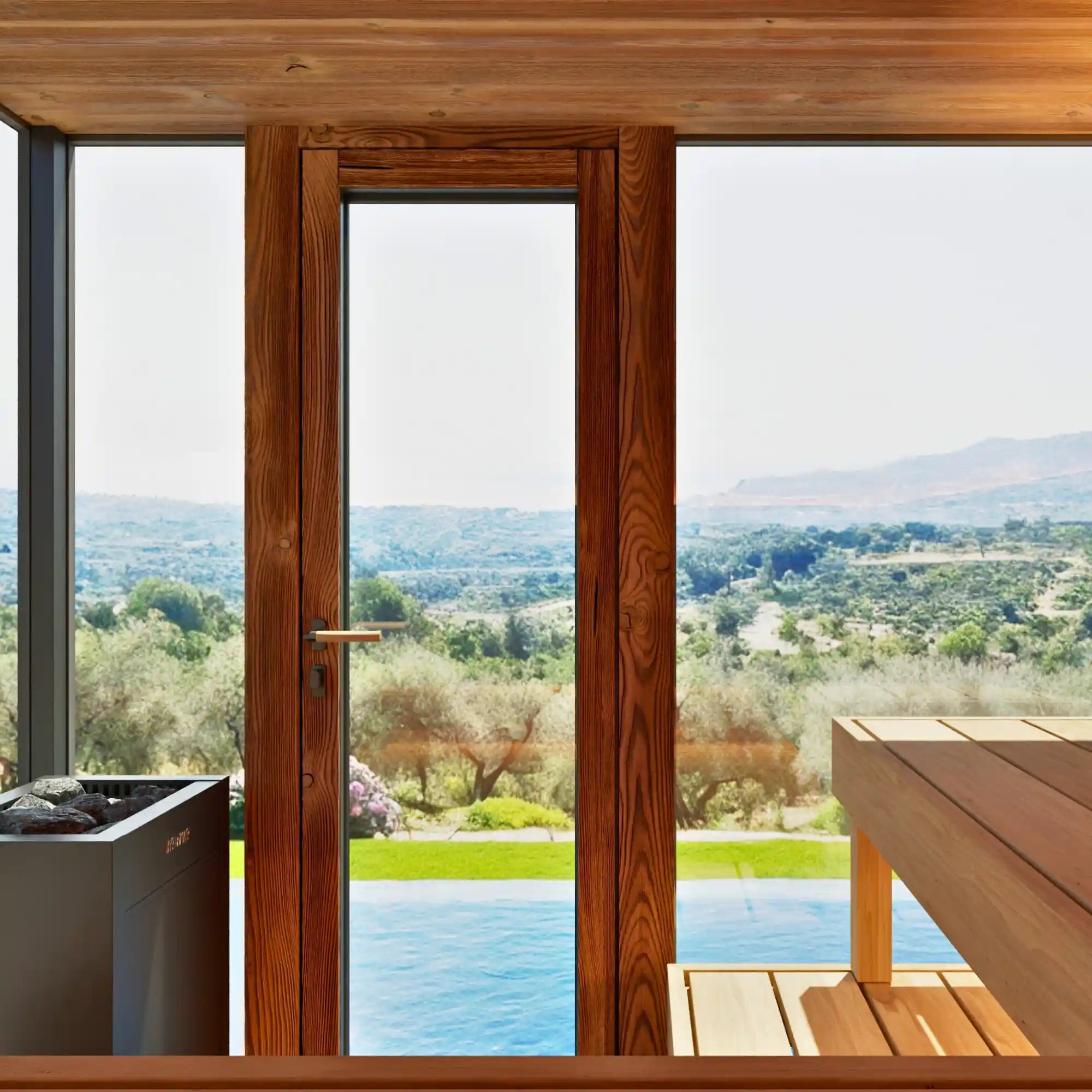 Design-Spiegelsauna mit verspiegeltem Panoramaglas, Sichtschutz, LED-Beleuchtung und Naturholz-Ausstattung – perfekt für den Garten oder die Terrasse auf Mallorca. AZURA SPA & LIVING.