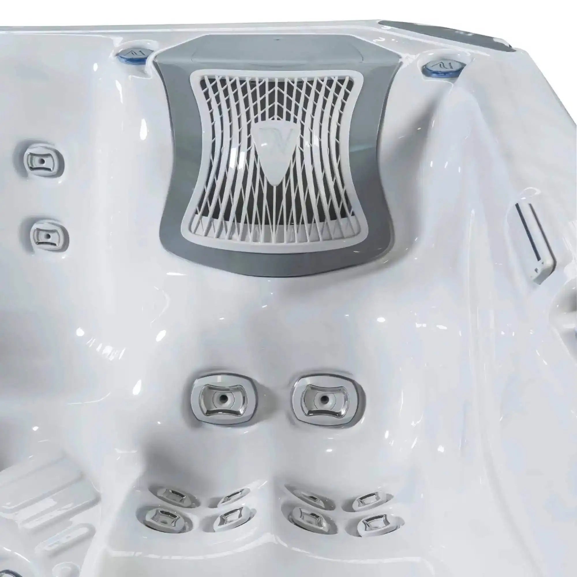 Wellis Kilimanjaro Life Whirlpool mit sechs Plätzen, 59 Massagedüsen, Infinity-Jets, Soundsystem und Wifi-Smart-Steuerung.