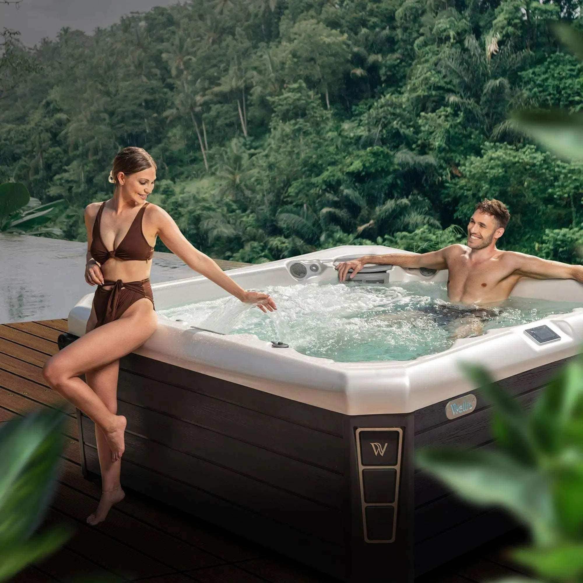Der Wellis Palermo Life Whirlpool mit fünf Plätzen, 42 Massagedüsen, MyMusic™ 2.0, LED-Lichttherapie, WLAN und Wärmepumpenoption ist jetzt bei AZURA SPA & LIVING erhältlich.