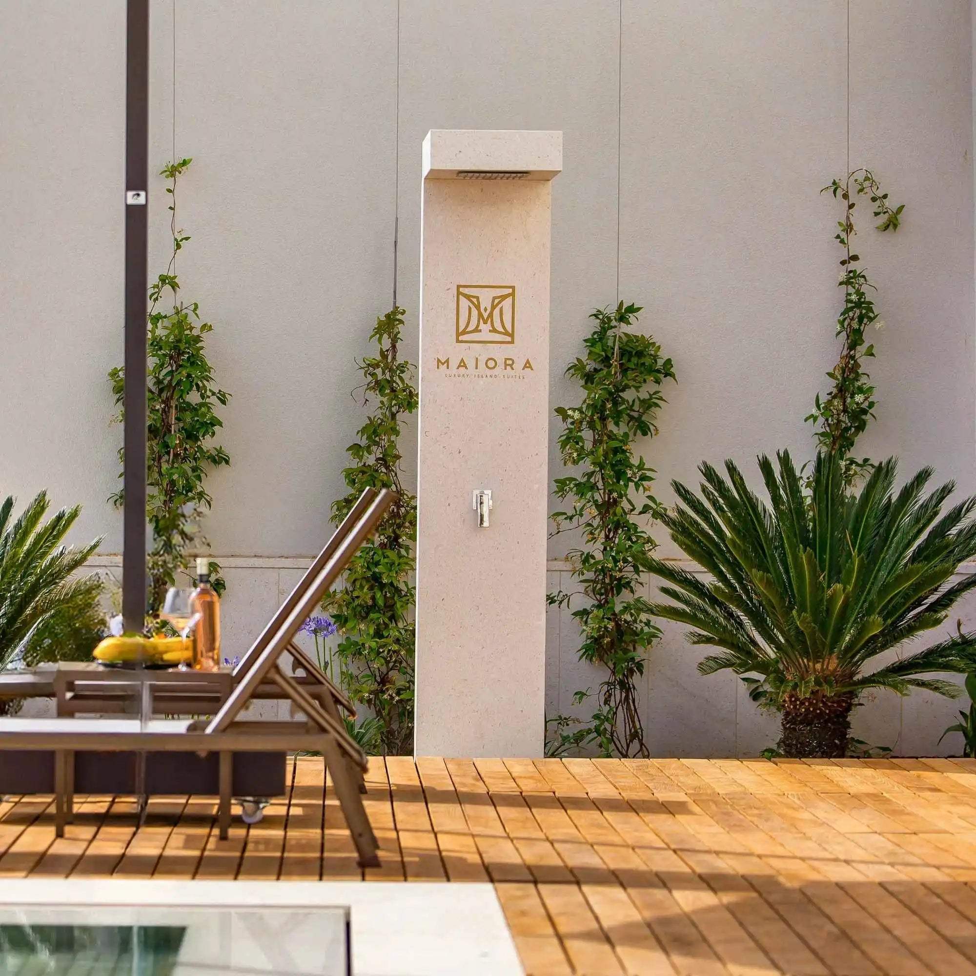 Marbella Design Outdoor Dusche von Korta bei AZURA SPA & LIVING