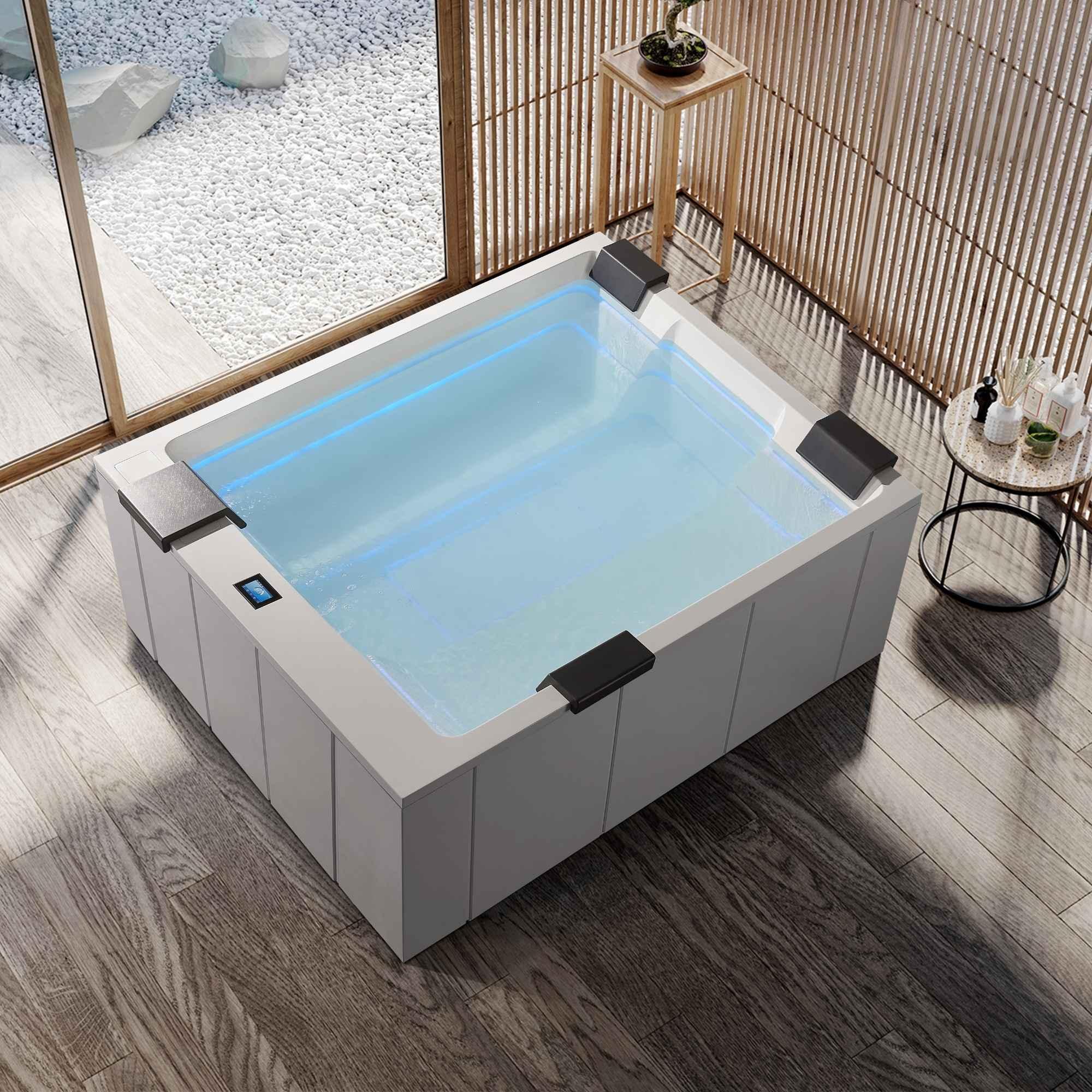 Whirlpool Magnifico von Paolo Ferralli mit Verkleidung in Bianco Lucido auf Sonnenterrasse mit Meerblick