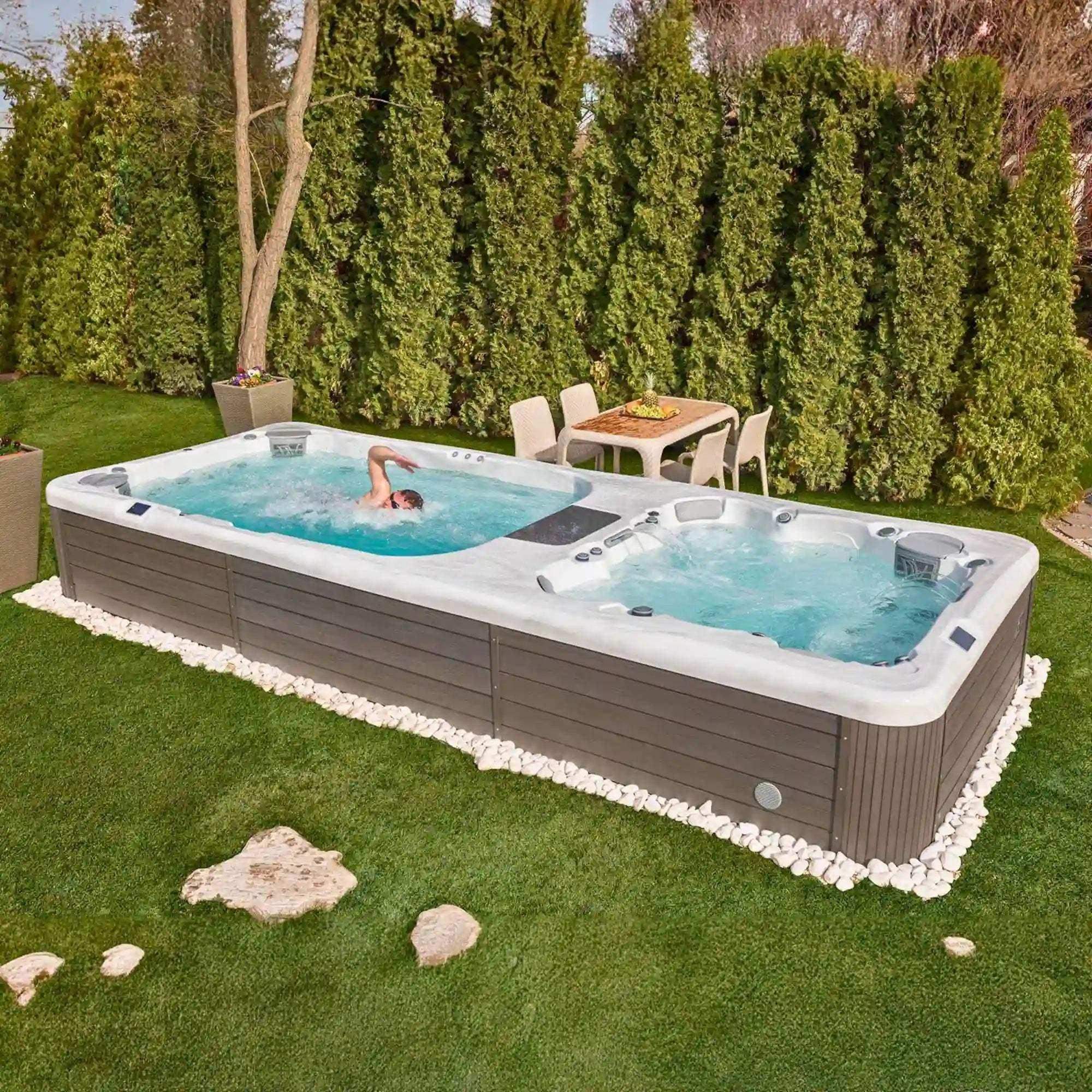 Der Wellis Swim Spa Rio Grande vereint Whirlpool-Komfort mit Schwimmtraining. Er verfügt über 40 Düsen, ein LED-Therapie, ein W-Flow-System & Edelstahlrahmen.